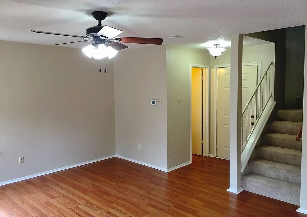 Building Photo - 1213 Silverton Ct