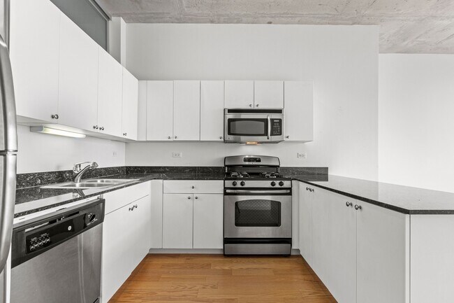 Building Photo - 235 W Van Buren St