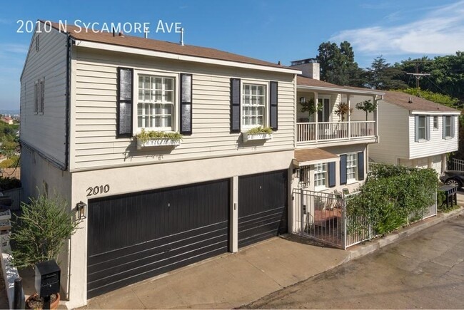 Building Photo - 2010 N Sycamore Ave