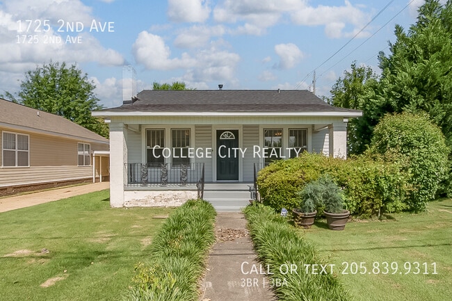 Primary Photo - 1725 2nd Ave