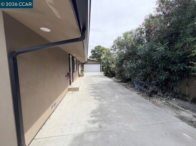 Building Photo - 3232 Sanguinetti Ln