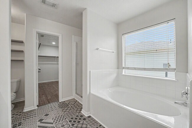 Building Photo - 25338 Barmby Dr
