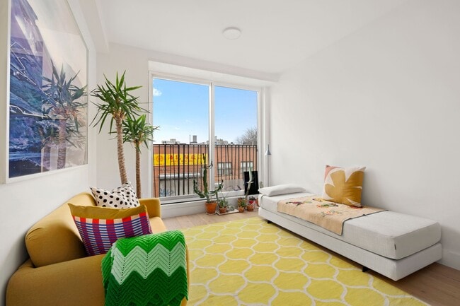 Building Photo - 95 Grattan St