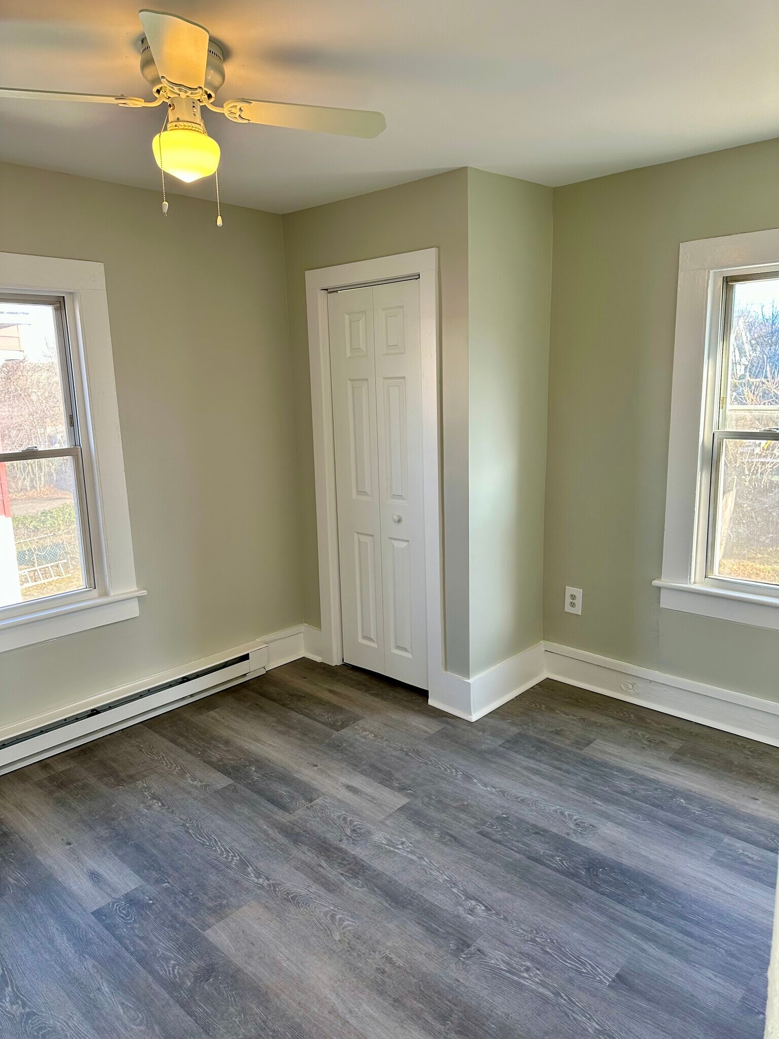 Building Photo - 39 N Spring St