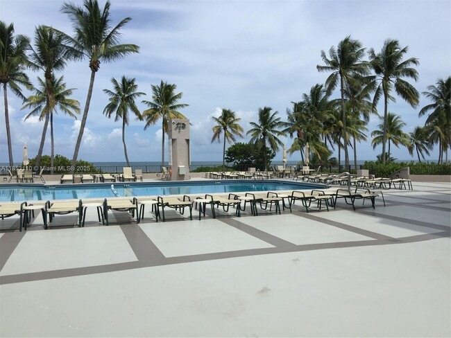 Building Photo - 201 Crandon Blvd