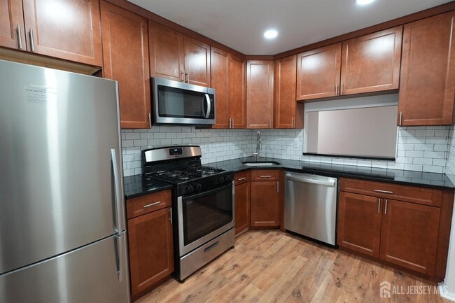 Building Photo - 41 Morgan Pl