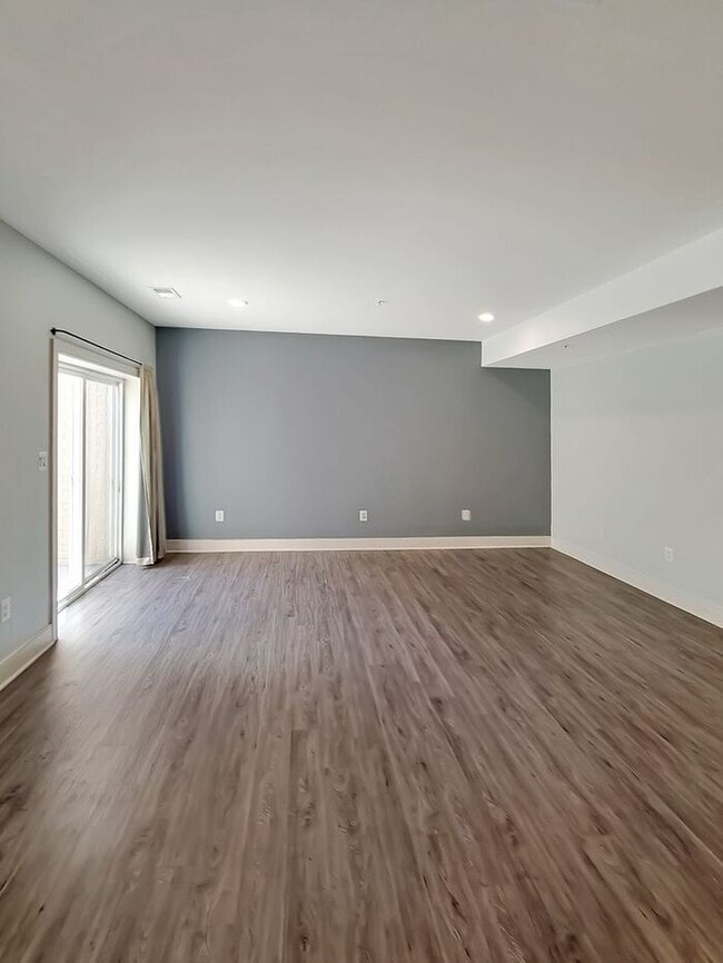 Building Photo - Amazing 3 Level Corner Lot Home in Waldorf...