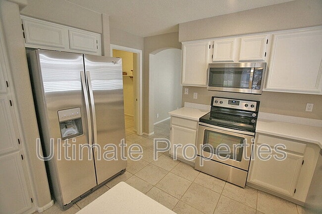 Building Photo - 7721 W Tonto Dr