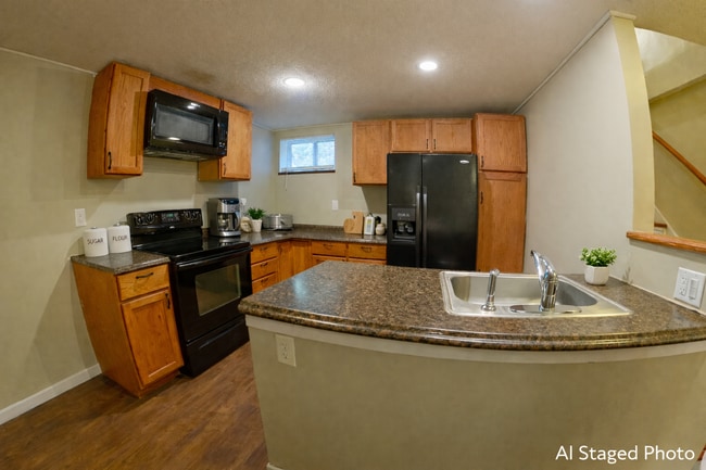 Building Photo - 1601 Leavenworth St