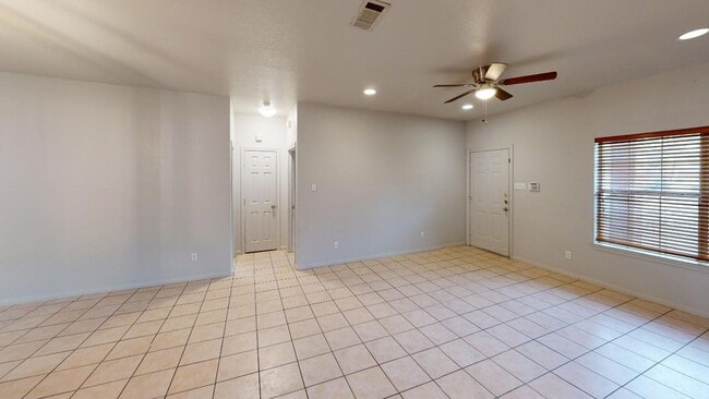 Building Photo - 1621 Bagby Ave