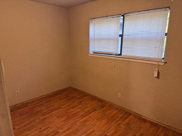 Building Photo - 1017 12th St SE