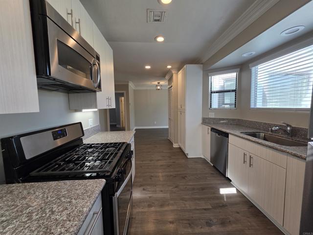 Building Photo - 2404 Morningside St