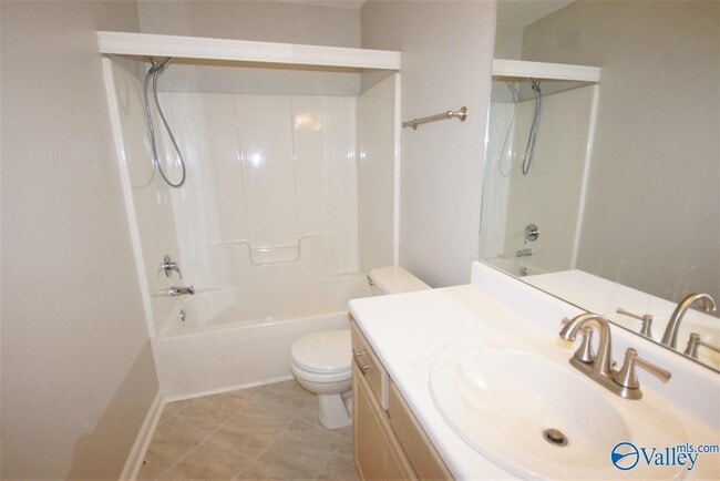Building Photo - 252 Mountain Creek Dr