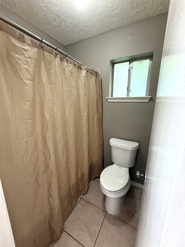 Building Photo - 2503 Ironclad Dr