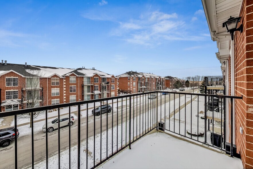 Building Photo - 16600 Liberty Cir