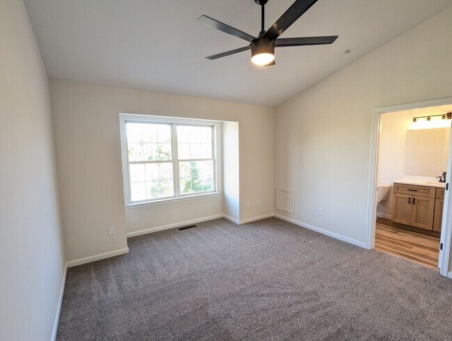 Building Photo - 7122 Collinsworth Pl