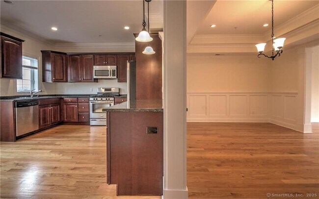 Building Photo - 467 New Haven Ave