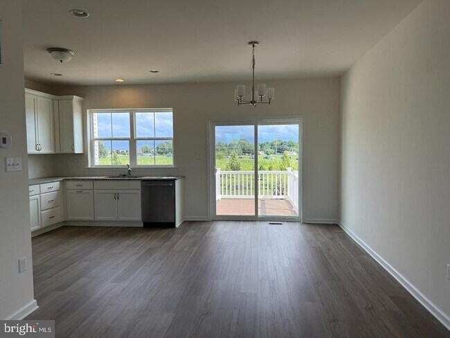 Building Photo - 748 Rosler Wy