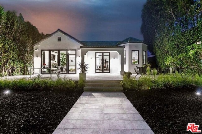 Building Photo - 903 N Crescent Heights Blvd