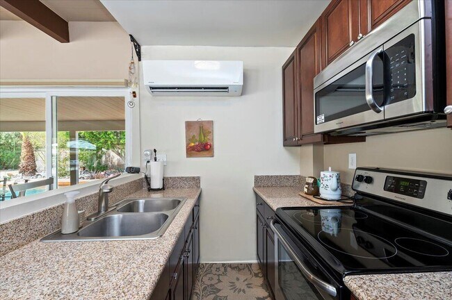 Building Photo - 54925 Avenida Ramirez