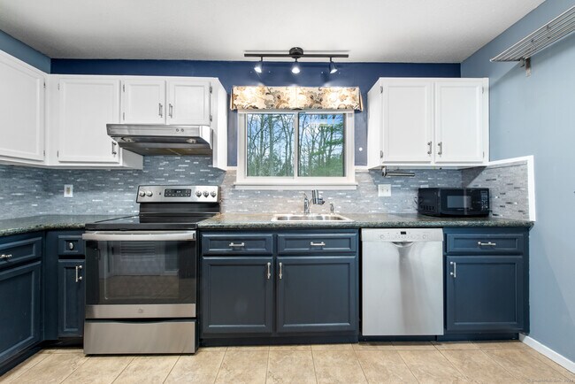 Building Photo - 50 Mallard Dr