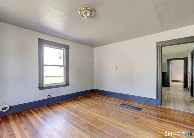 Building Photo - 85 Spruce St