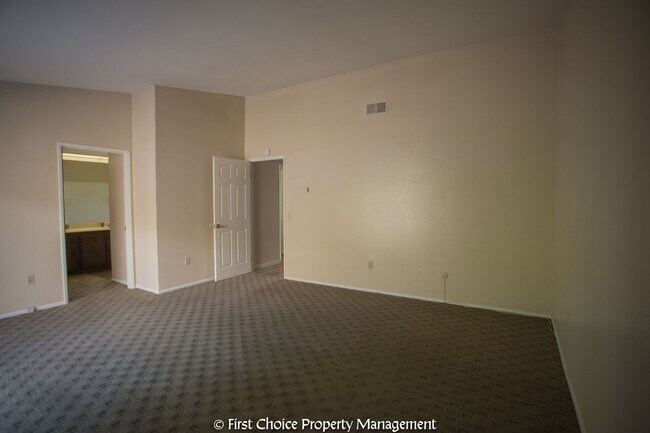 Building Photo - 6794 Rycroft Dr