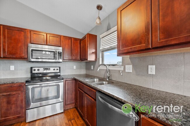 Building Photo - 2315-2317 E Coolwater St Duplex