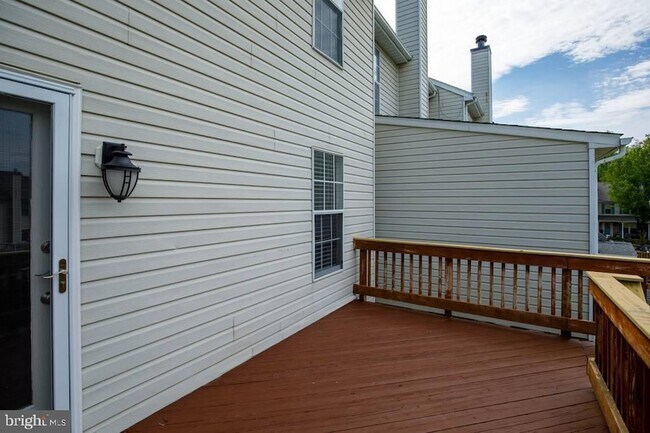 Building Photo - 344 Honey Locust Ct