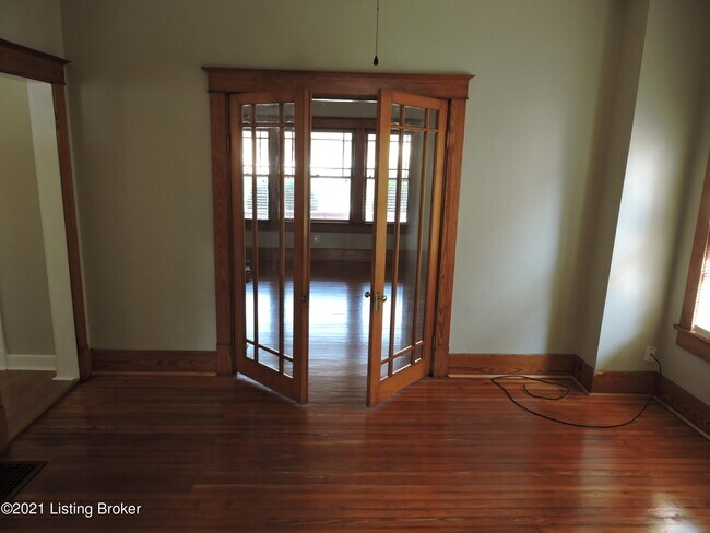 Building Photo - 670 N Barbee Way