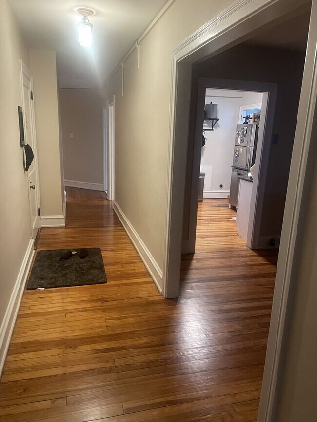 Building Photo - 127 E State St