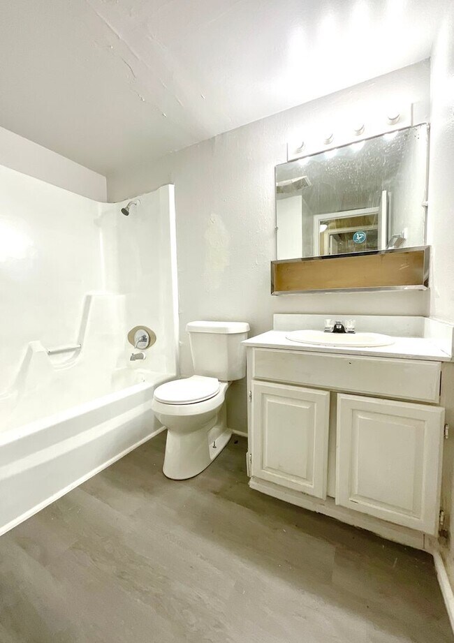 Building Photo - **APPLICATION RECEIVED** Available NOW! Prime Location 3-Bedroom, 2-Bath Home In Converse!!