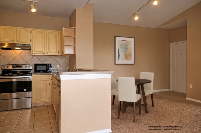 Building Photo - Visconti Condo