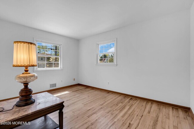 Building Photo - 1112 Wildwood Ave