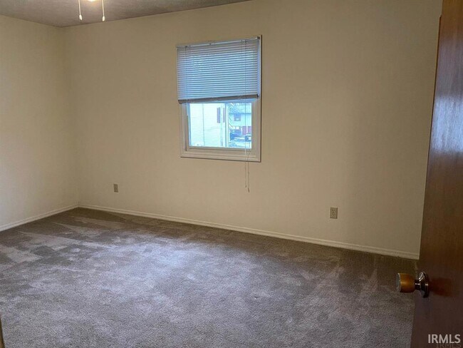 Building Photo - 438 W Northlane Dr