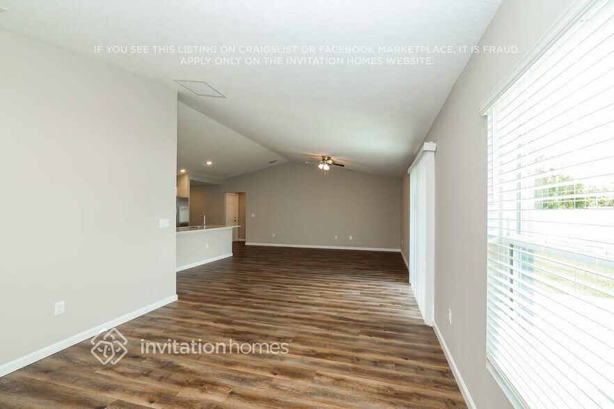 Building Photo - 3851 SW Janiga St