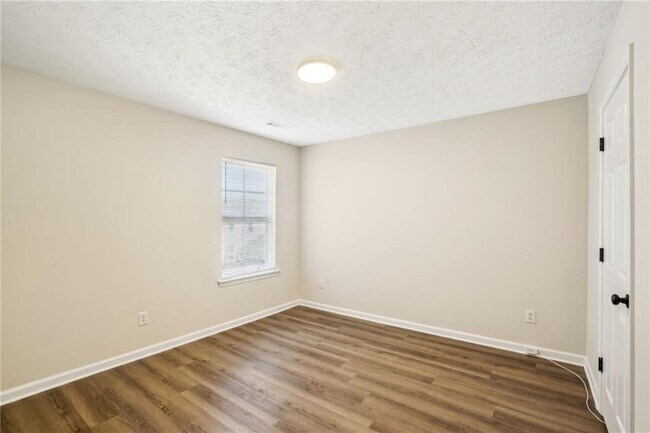 Building Photo - 4593 Parkway Cir
