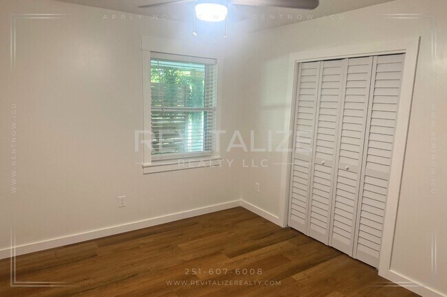Building Photo - Stunning 3 Bedroom Home in West Mobile!