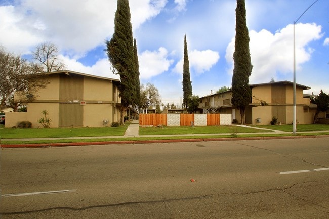 Building Photo - 4705 E McKinley Ave
