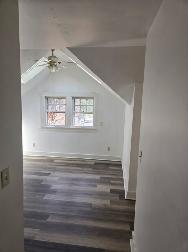 Building Photo - 3746 W 39th St