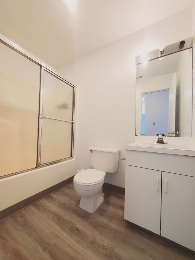 Building Photo - 9-11 Wall Street Apt #2, Norwalk, CT 06850...