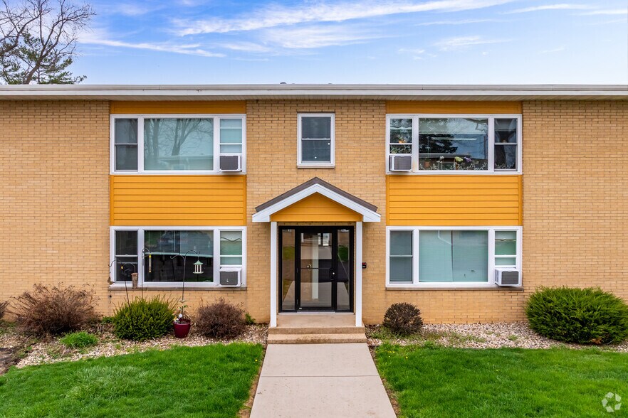 Entry - 4915 Gordon Ave - FULLY LEASED