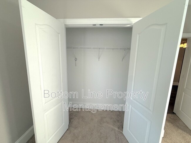 Building Photo - 5200 Craftsman Ridge Dr