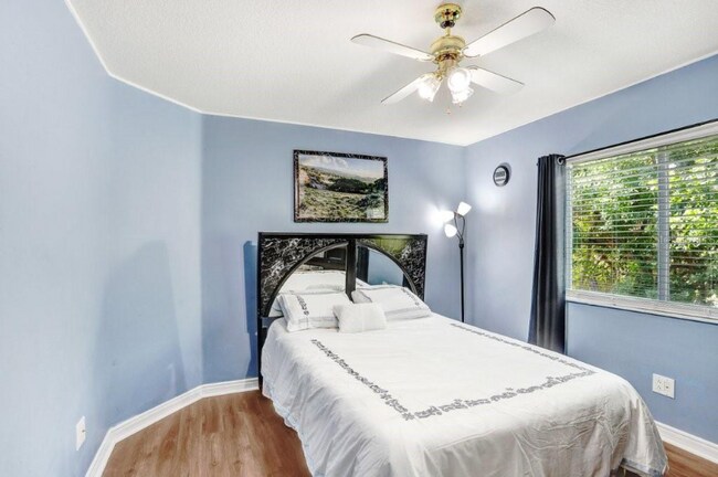 Building Photo - 8638 Hawbuck St