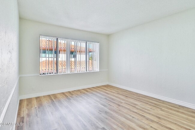 Building Photo - 4082 Avenida Verano