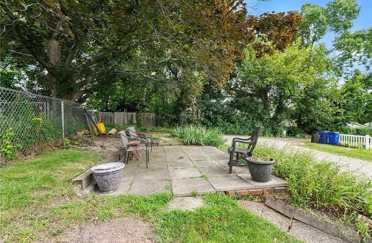 Building Photo - 301 E James St