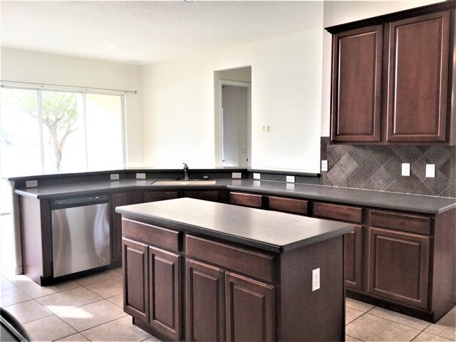 Building Photo - 1808 Sand Arbor Circle