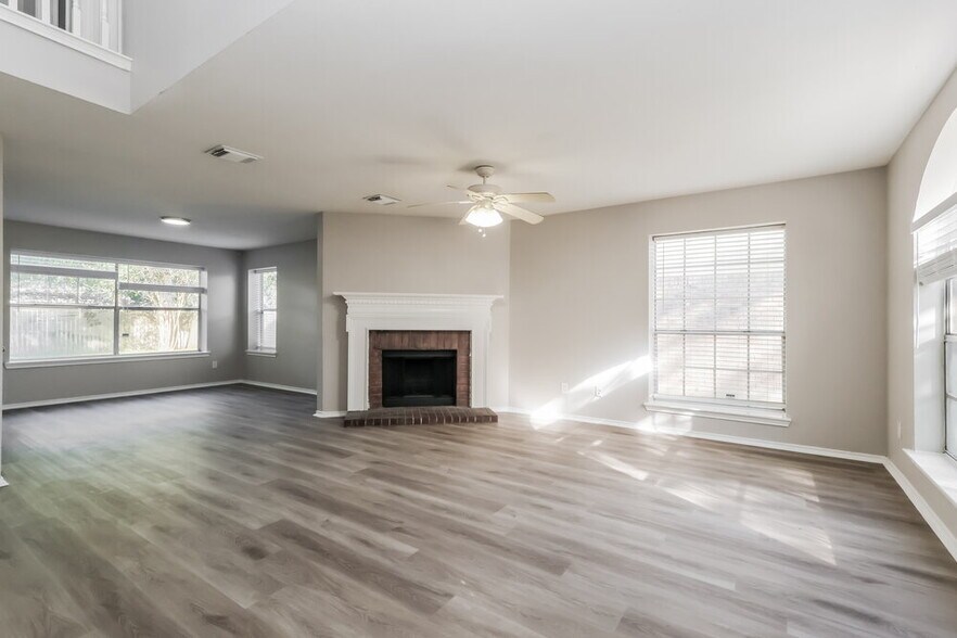 Building Photo - 16821 Kettle Creek Dr