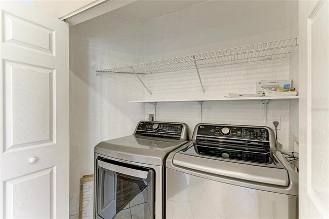 Building Photo - 6618 Pineview Terrace