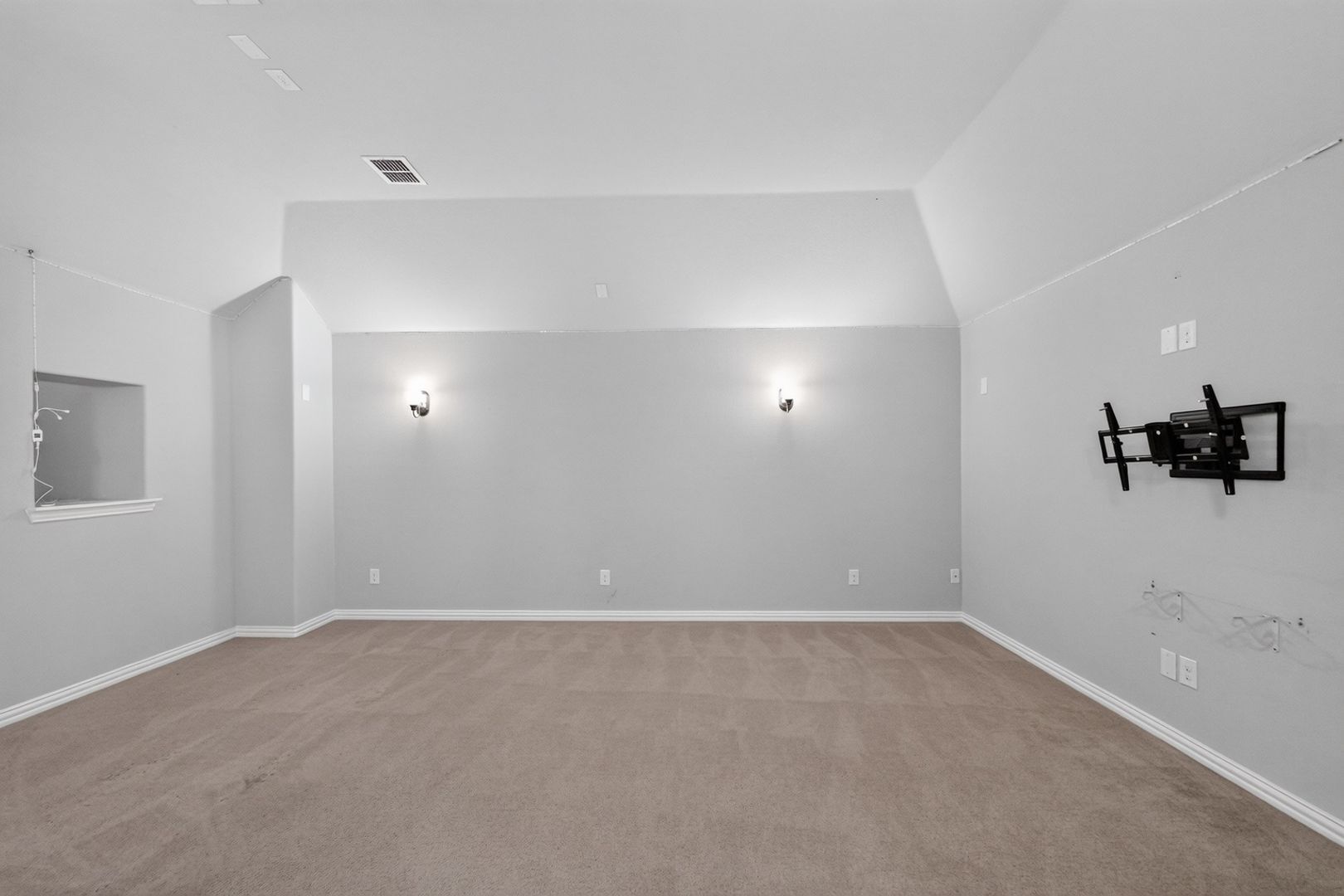 Building Photo - 3716 Carlsbad Way